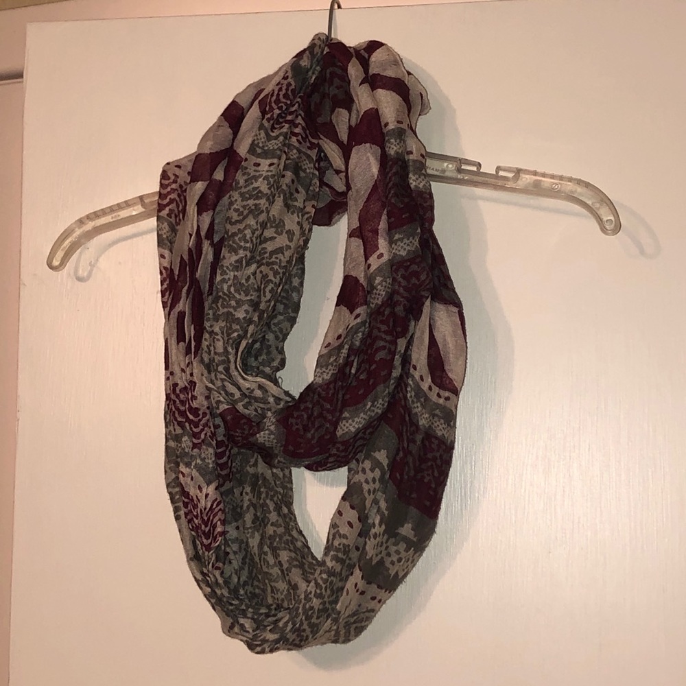 Infinity Scarf - Picture 1 of 2